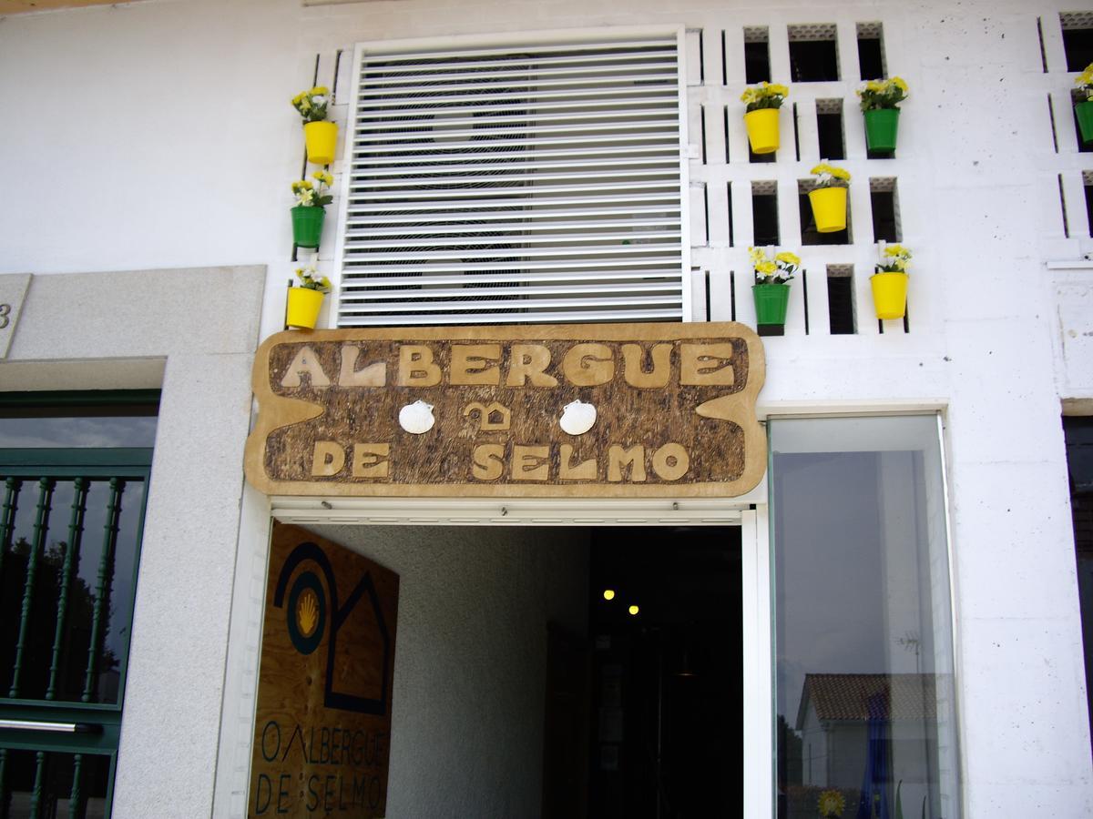 O Albergue De Selmo Arzúa Exteriör bild