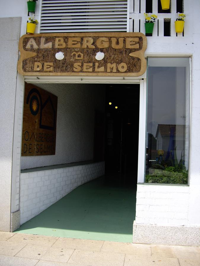 O Albergue De Selmo Arzúa Exteriör bild